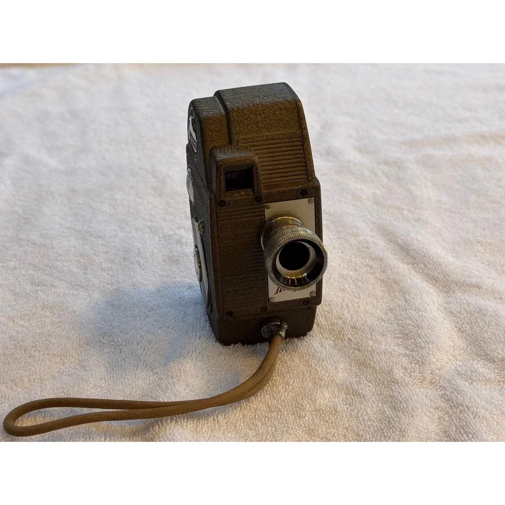 Revere Ranger Eight Model 81 Movie Camera Vintage Film‎ Camera Collectible